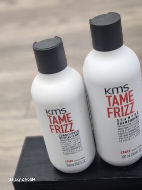 KMS Tame Frizz Shampoo - White